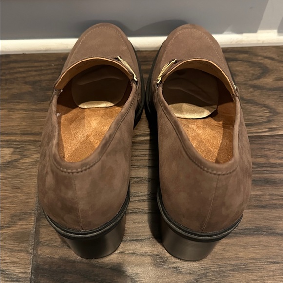 Vionic Taupe Loafers with Gold Details sz 10 - Picture 4 of 4